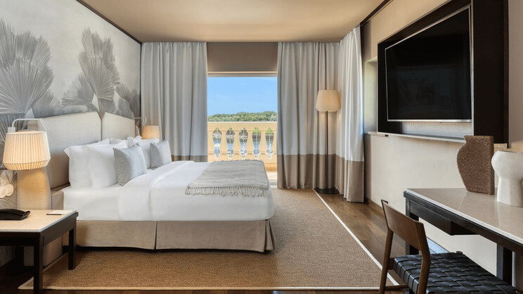 Absolute Suite (Haute Living Selection)